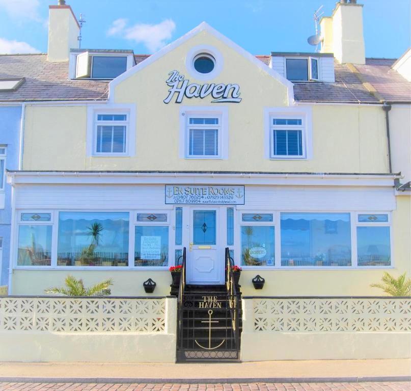 Hotel The Haven Holyhead Esterno foto